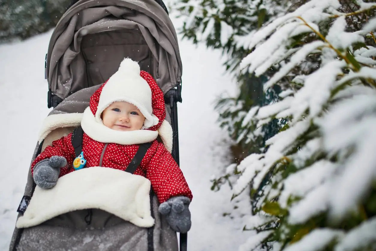 Comment protéger bébé du froid en poussette ?